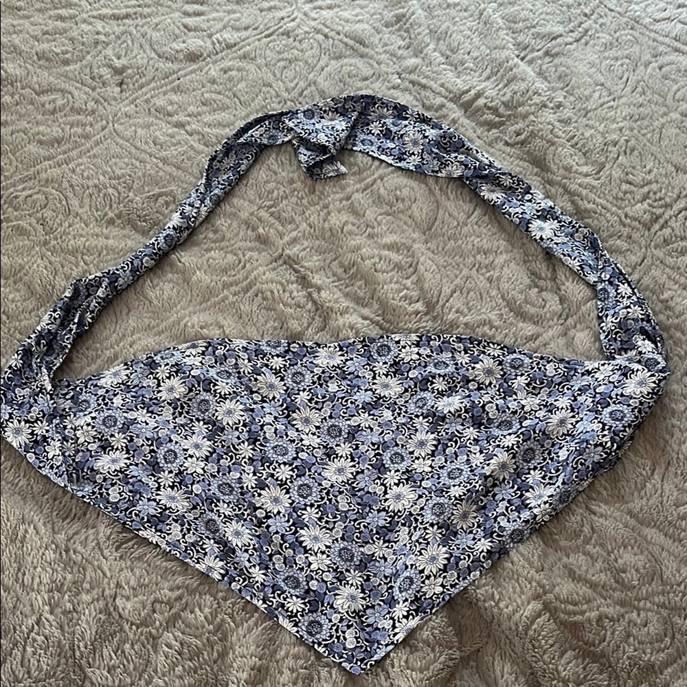 Abercrombie & Fitch Blue Floral Bandana Top